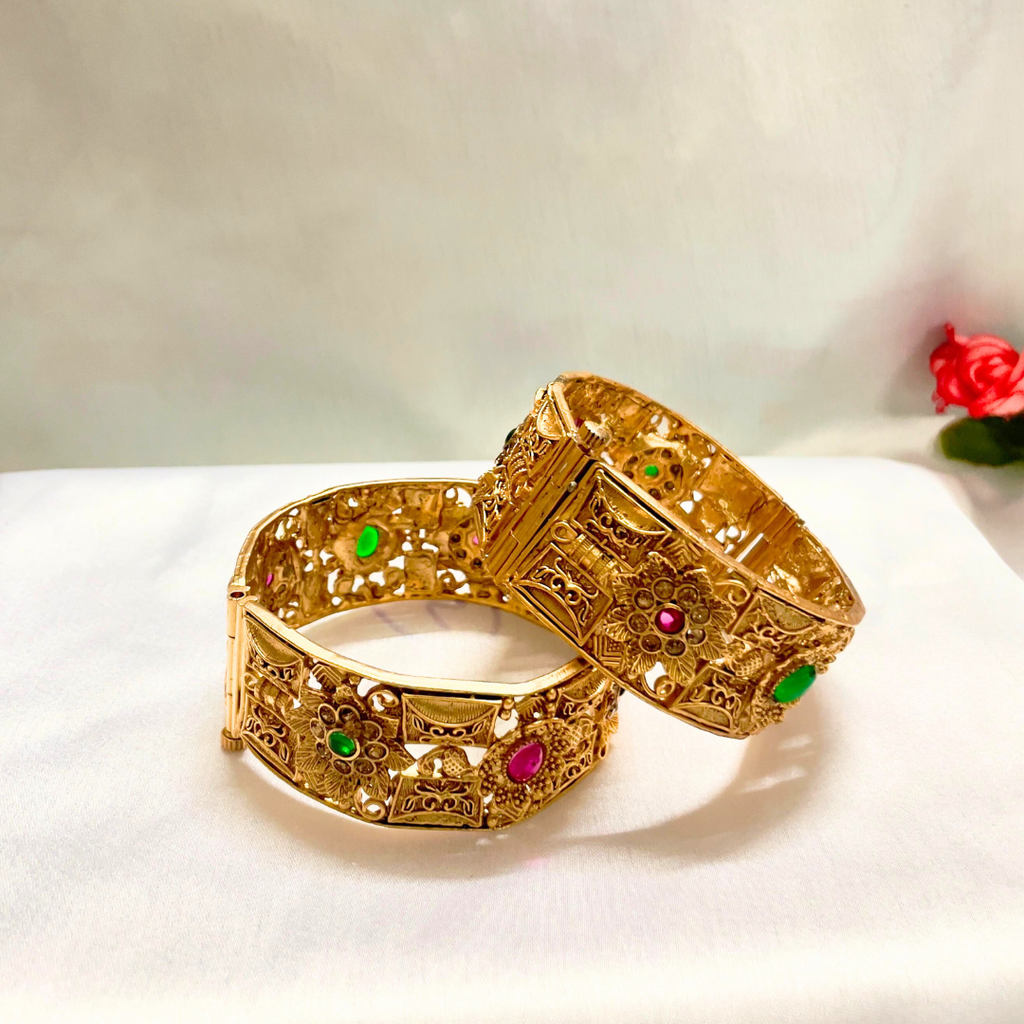 FLOWER DESIGN BANGLES