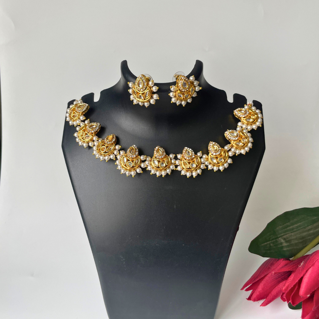 CHANDRAKOR CHOKER
