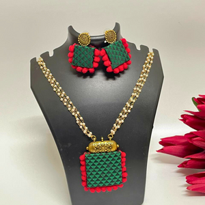 GREEN KHAN NECKLACE