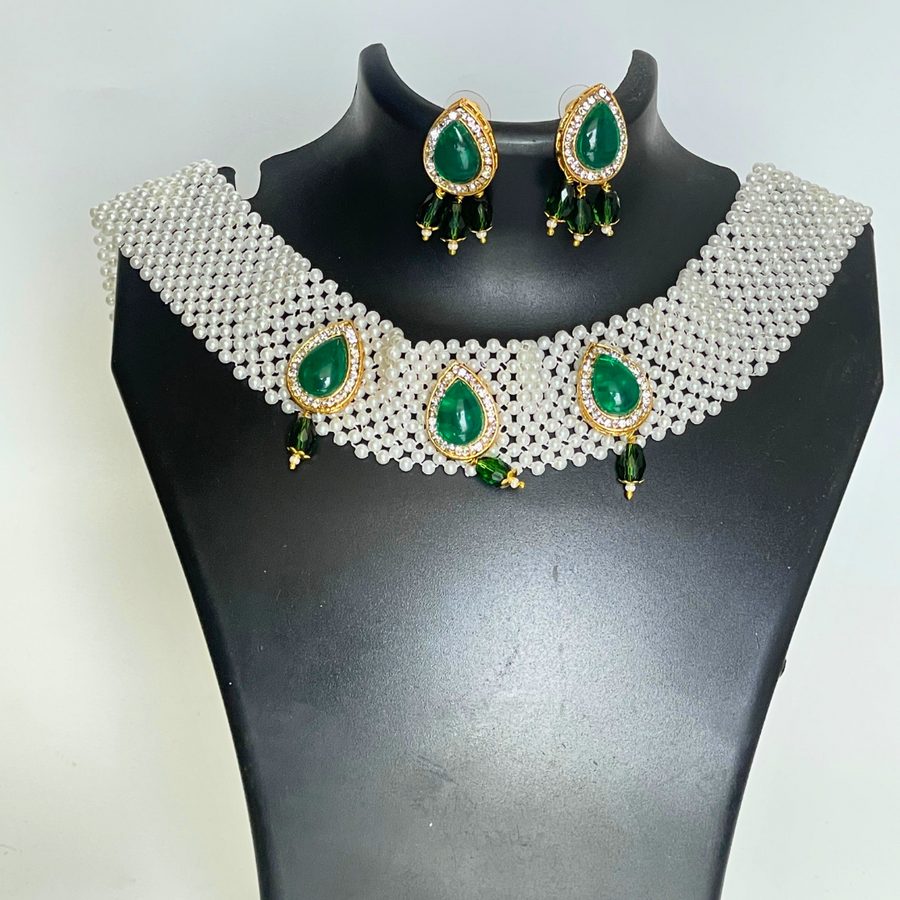 GREEN HANDMADE CHOKER
